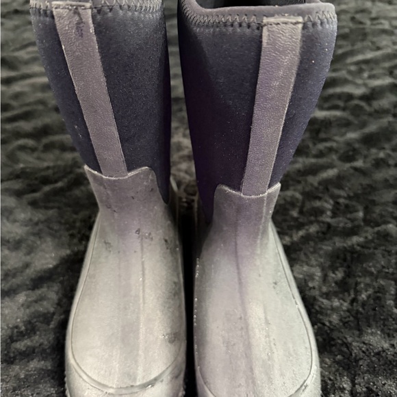 Muck Boot Company Youth Black Waterproof Boots - Picture 4 of 5